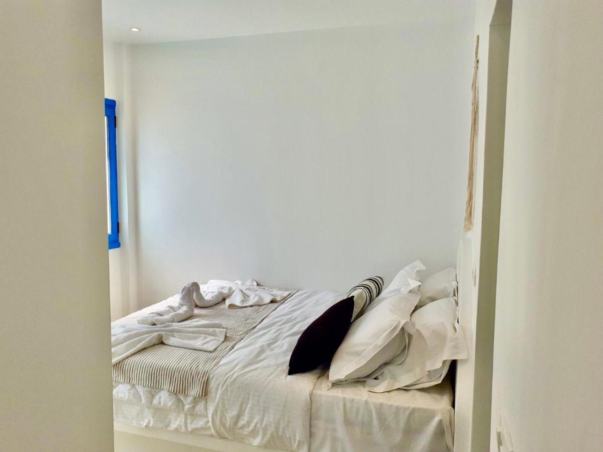 Oldtown Suites Fira エクステリア 写真