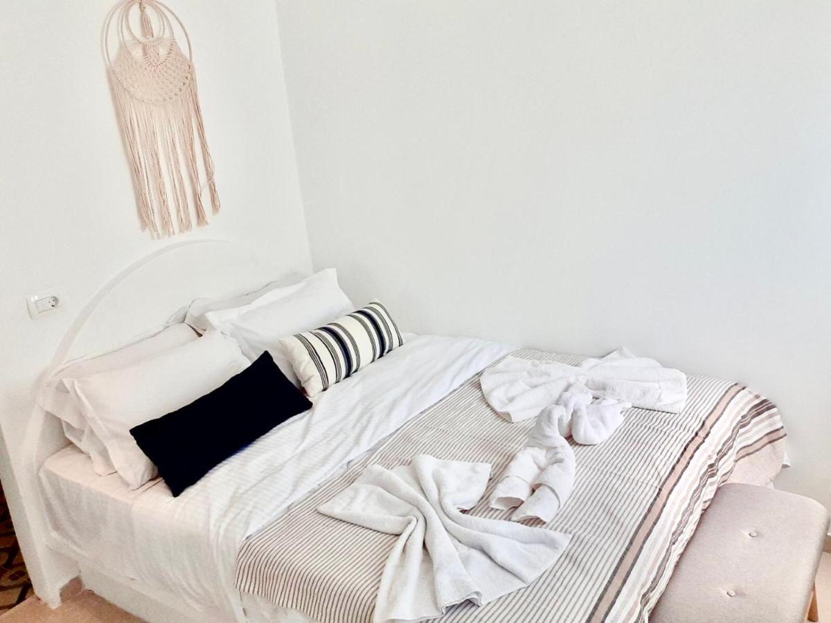 Oldtown Suites Fira エクステリア 写真