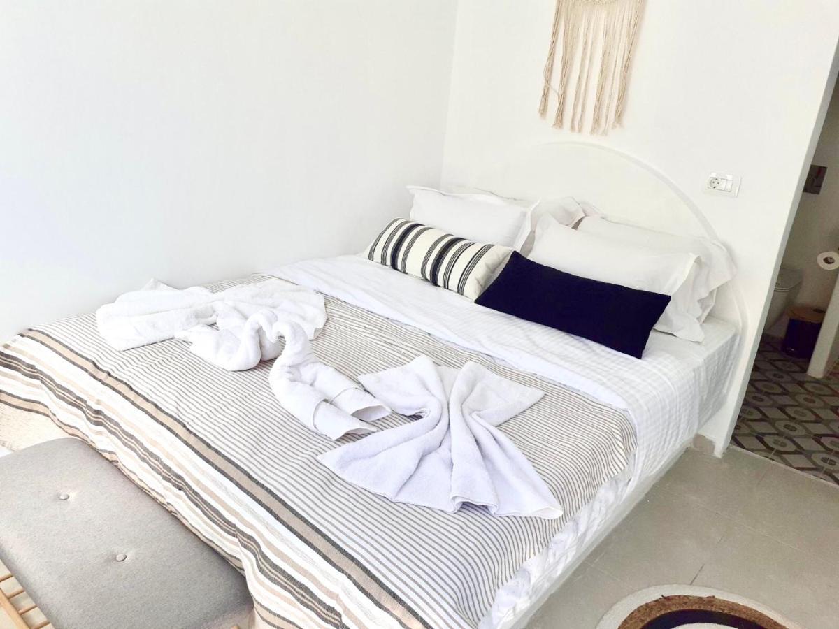 Oldtown Suites Fira エクステリア 写真