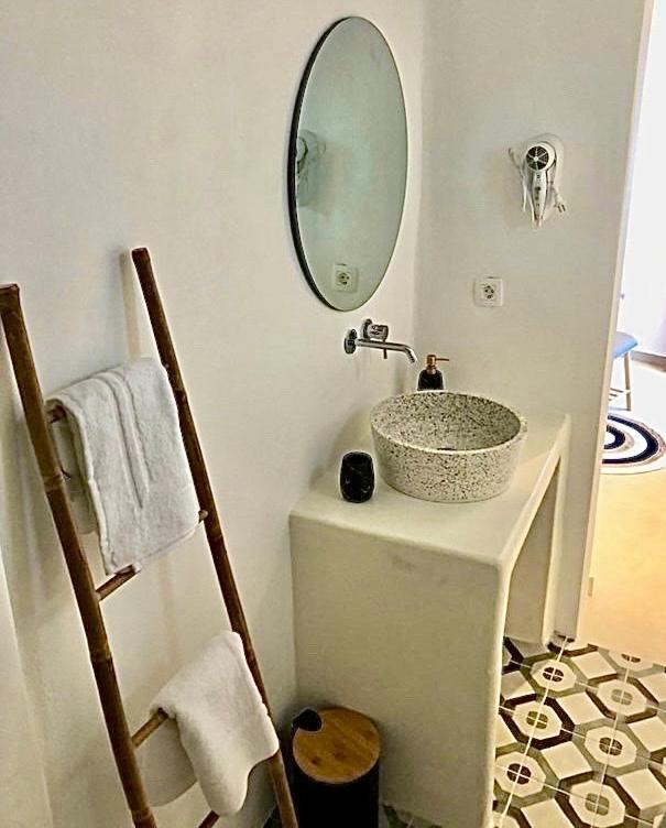 Oldtown Suites Fira エクステリア 写真