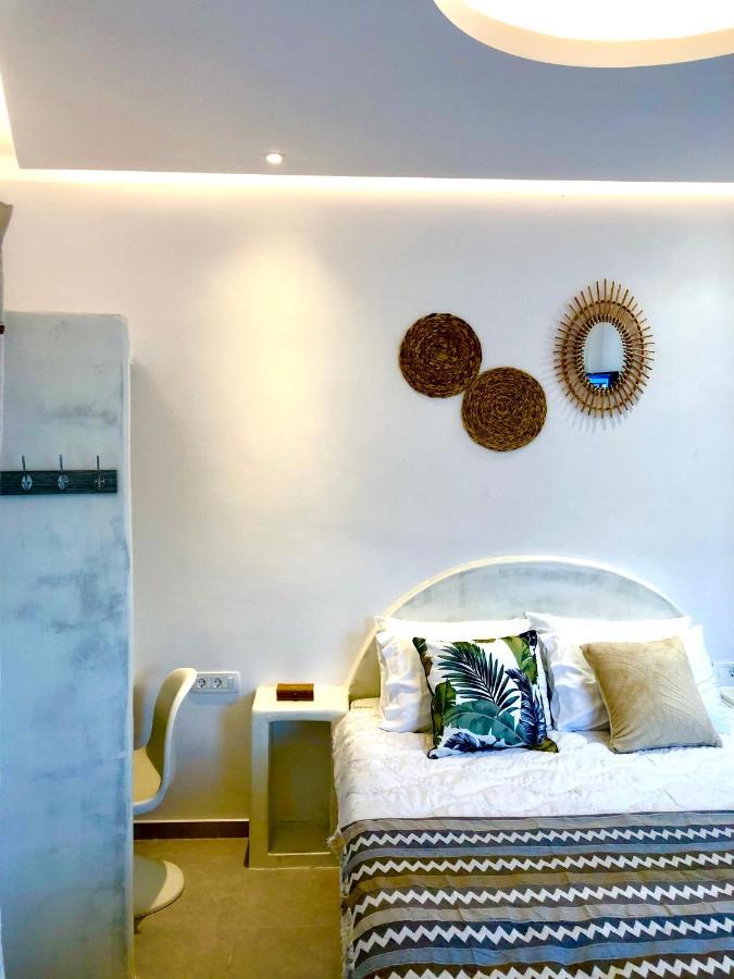 Oldtown Suites Fira エクステリア 写真