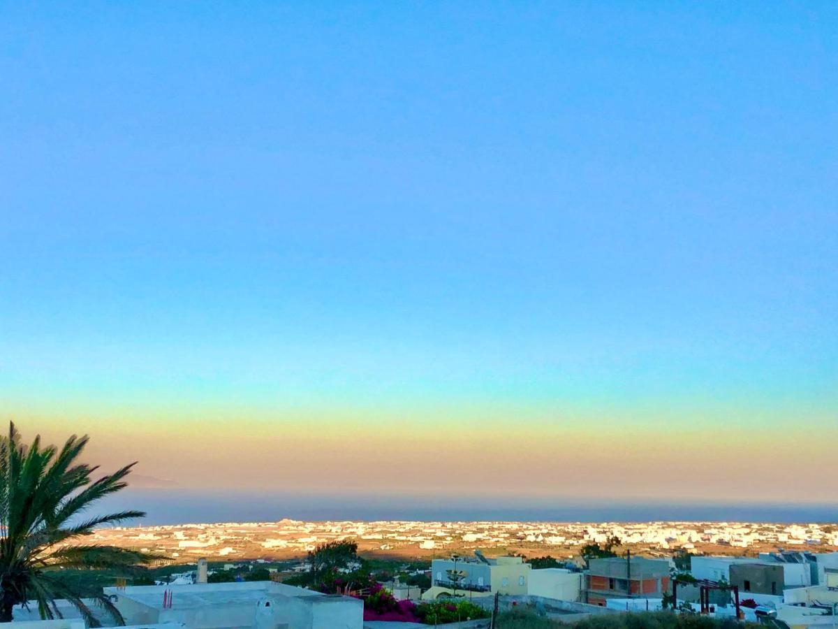 Oldtown Suites Fira エクステリア 写真