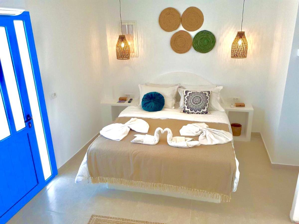 Oldtown Suites Fira エクステリア 写真